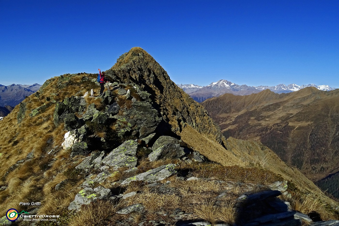 37 Dalla Cima di Lemma in cresta verso il Pizzo Scala.JPG -                                